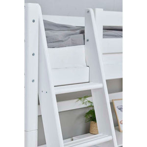 Hoppekids ECO Luxury Hög säng 90x200cm med lutande stege - Vit